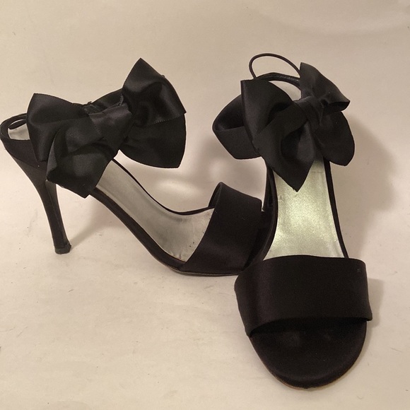Stuart Weitzman - Black Satin Strappy High Heel Sandals Satin Bow Accent Sz 9.5M - Picture 3 of 12